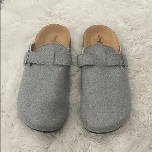 ⭐️5/$20Charlotte Russe Gray Slip-On Shoes